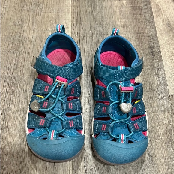 Keen Newports size 2 - Picture 1 of 10
